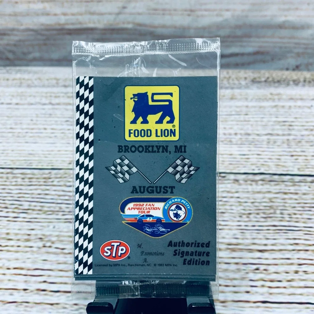 Food‎ Lion Richard Petty 1992 Fan Tour STP Brooklyn MI Signature Edition Sealed